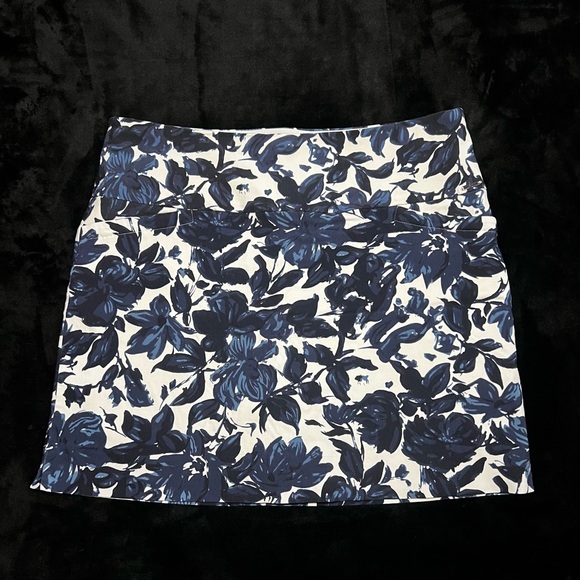 S.C.&CO. WOMEN'S TUMMY CONTROL SKORT, Blue Floral Pattern, Size XL - Picture 3 of 13